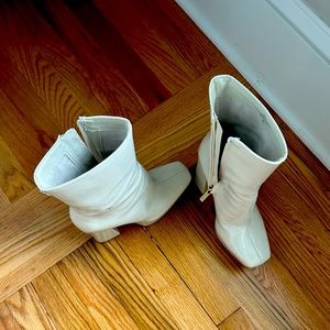 White Guess boots only worn once